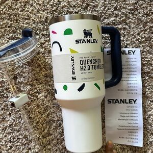 💙STANLEY QUENCHER H2.O 40oz